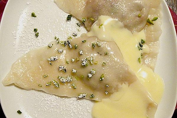 Plums – Marzipan – Ravioli