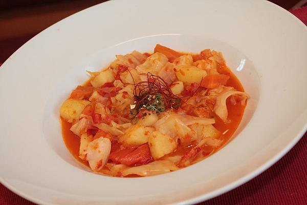 Pointed Cabbage, Celery and Carrot Stew in Ajvar Sauce