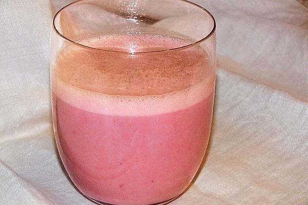 Pomegranate, Banana, and Tangerine Smoothie