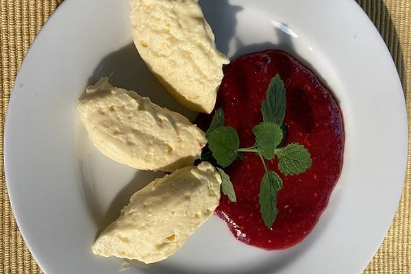 Pot Dumplings with Raspberry Sauce