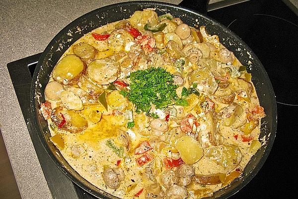 Potato Mince Pan in Spicy Sheep Cheese Sauce