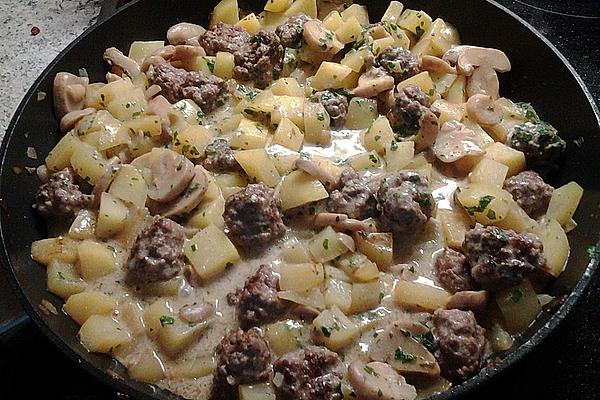 Potato – Mushroom Pan with Meatballs