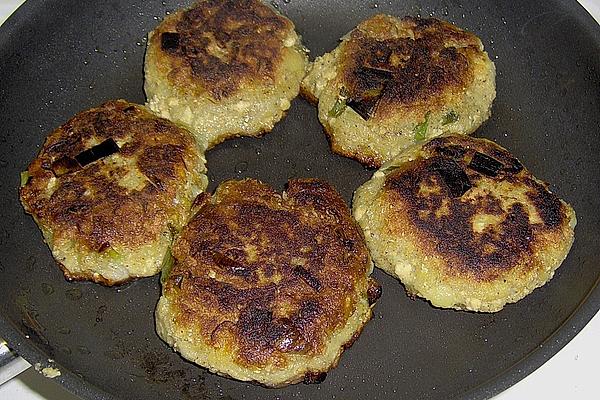 Potatoes – Sauerkraut – Tofu Patties