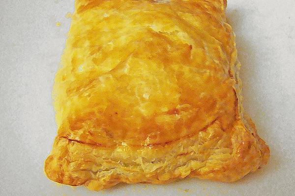 Puff Pastries with Broccoli and Chicken