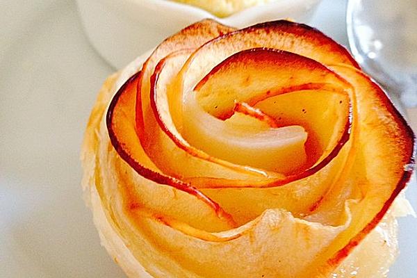 Puff Pastry Apple Roses