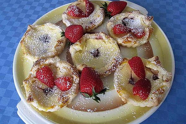 Puff Pastry Filled with Cottage Cheese and Quince Jelly