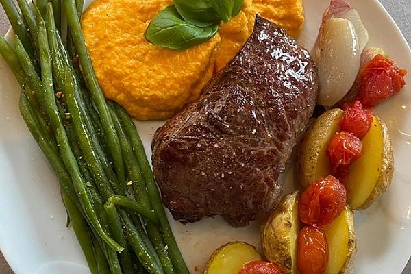 Pumpkin Puree with Carrots and Tomatoes from Oven