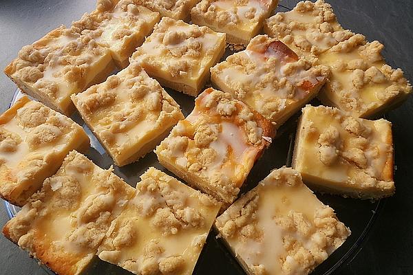 Quark Crumble Cake with Topping