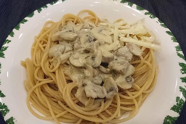 Quick Pasta Sauce with Bacon, Mushrooms and Onions