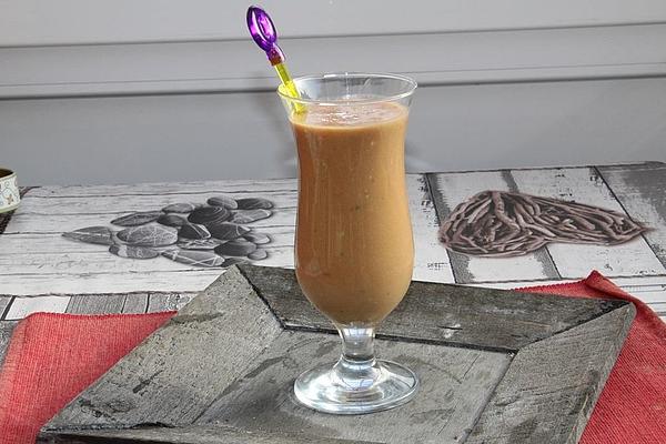 Quick Tomato and Avocado Smoothie