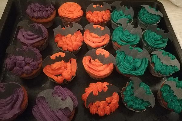 Rainbow Cupcakes and Rainbow Swirl Buttercream Frosting