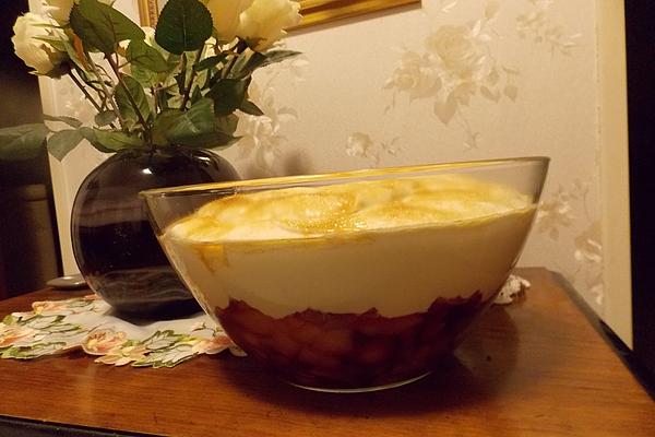 Raspberries and Peaches with Vanilla Cream and Cane Sugar