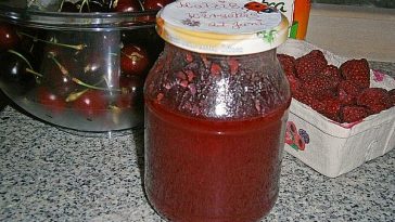 Hot Cherry Jam with Chocolate