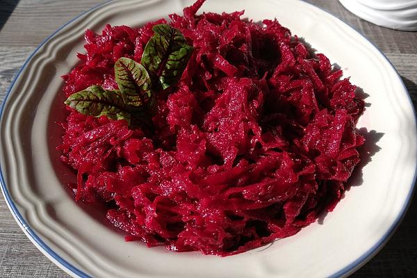 Raw Beetroot and Garlic Salad
