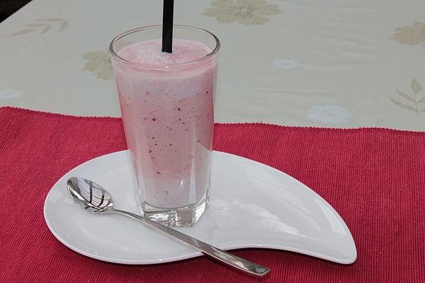 Red Fruit Milkshake