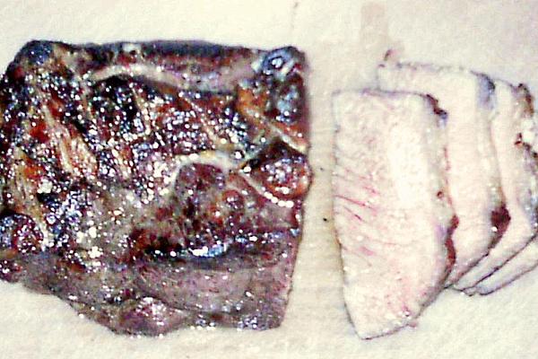 Red Wine Roast Beef with Lot Of Sauce