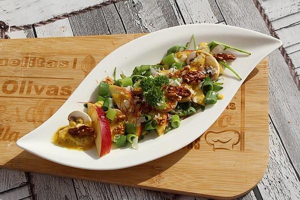 Rocket Salad with Mushrooms, Apples and Honey Mustard Dressing