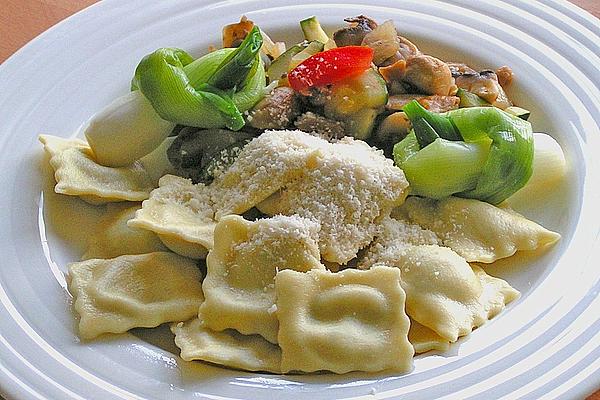 Roswitha`s Ravioli with Gorgonzola – Walnut Filling