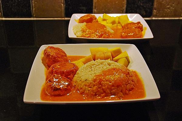 Salmon Rolls with Curry Sauce and Rice