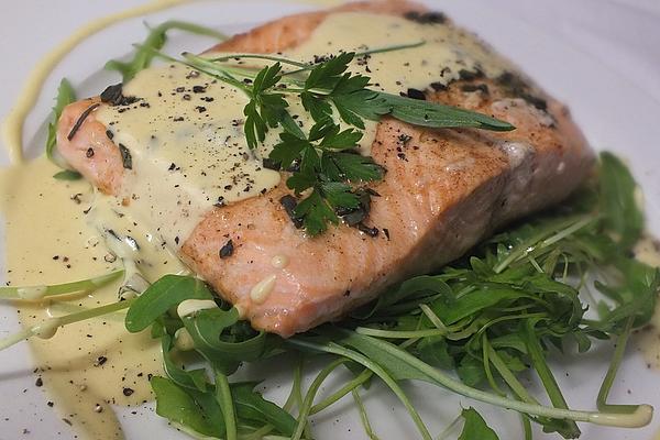 Salmon with Tarragon Sauce