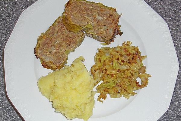 Savoy Cabbage Roll with Minced Meat