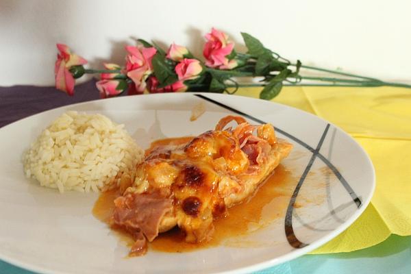 Schnitzel Pizza Hawaii