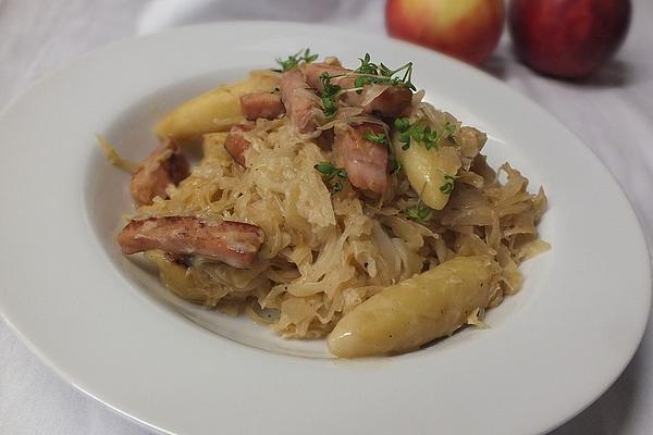Schupfnudeln in Sauerkraut Cream with Fried Kassel Strips