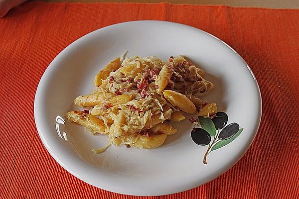 Schupfnudeln with Cream Sauerkraut