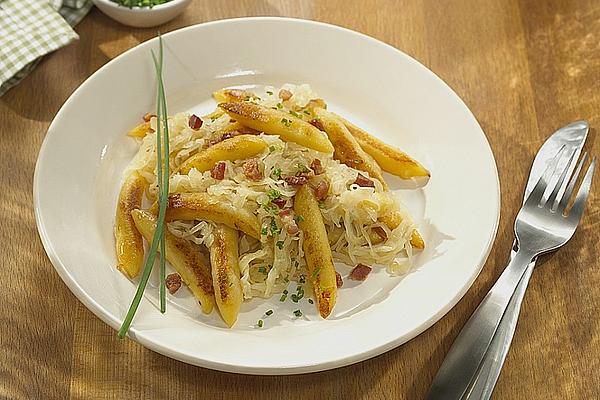 Schupfnudeln with Sauerkraut and Diced Bacon