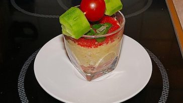 Avocados with Caviar and Smoked Salmon