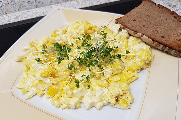 Scrambled Eggs with Feta, Tomatoes and Fresh Herbs