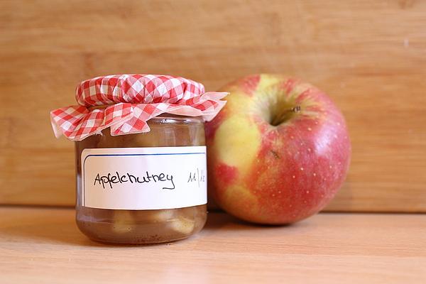 Sera`s Apple and Ginger Chutney