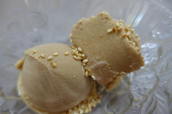 Sesame Ice Cream