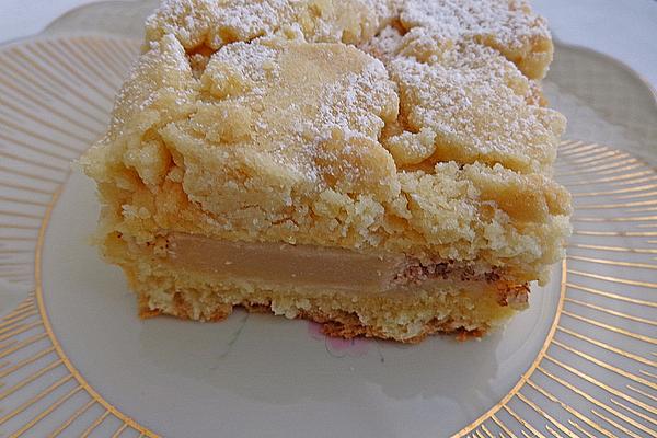 Silesian Apple Crumble Yeast Dough Cake