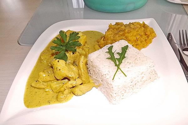 Sliced ​​curry with Pineapple and Coconut Milk