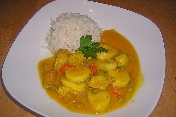 Sliced ​​turkey in Curry Banana Sauce