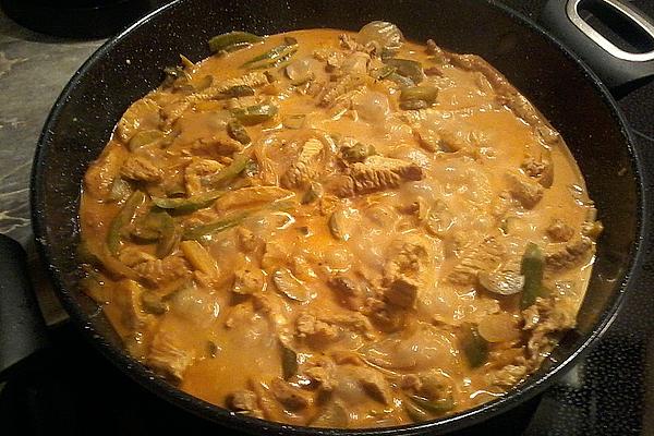 Sliced ​​turkey with Ribbon Noodles