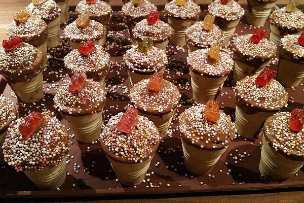 Small Waffle Muffins in Black and White