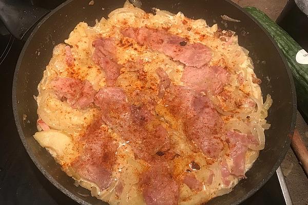 Smoked Pork with Onions and Apple Rings