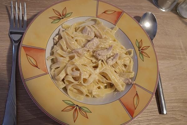 Spaghetti Carbonara with Turkey Breast Fillet