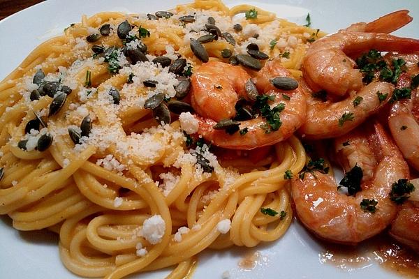 Spaghetti in Creamy Pumpkin and Prawn Sauce