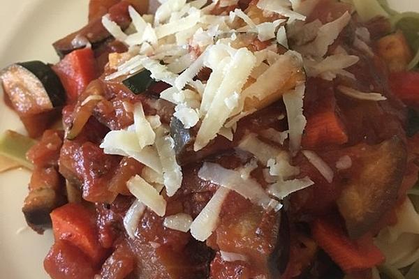 Spaghetti with Eggplant, Zucchini and Chilli