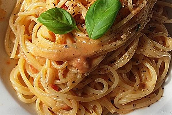 Spaghetti with Mozzarella Sauce