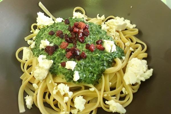 Spaghetti with Spinach and Feta Sauce
