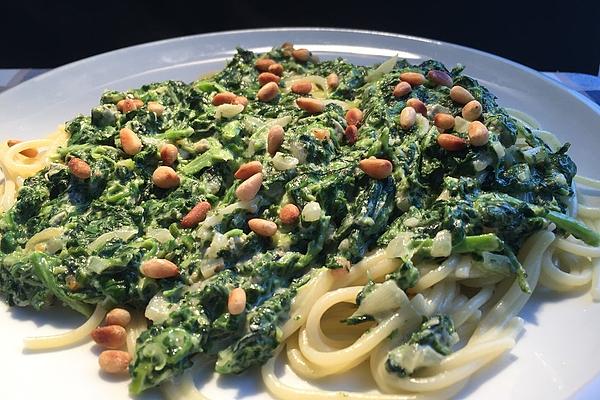 Spaghetti with Spinach – Gorgonzola Sauce