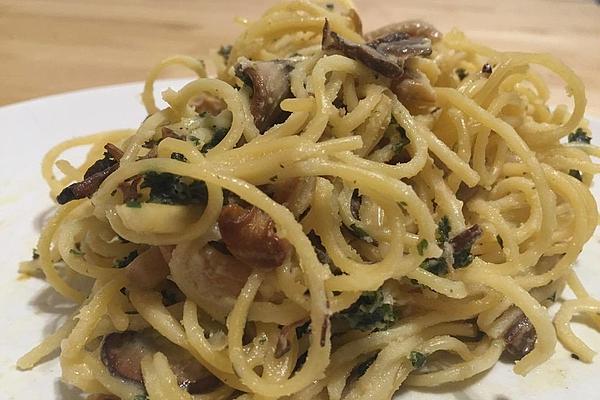 Spaghettini with Fried Mushrooms in Lemon-cream Sauce