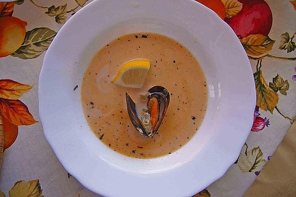Spanish Mussels Mejillón Steamed in Spicy Cream Sauce