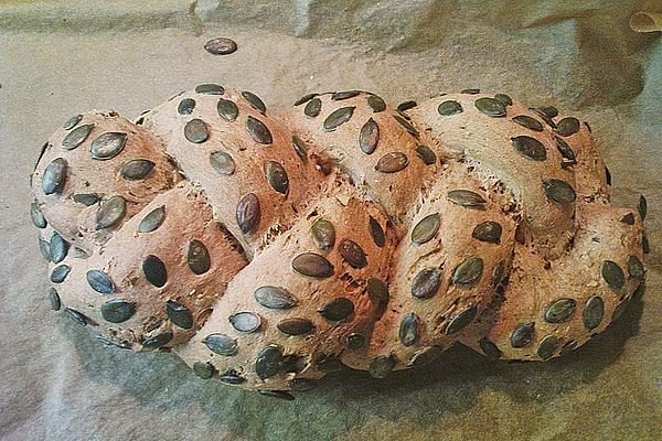 Spelled Braid with Pumpkin Seeds