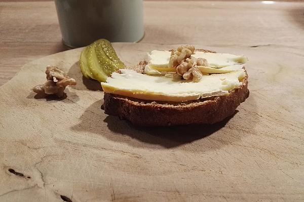 Spelled Walnut Rolls Without Yeast