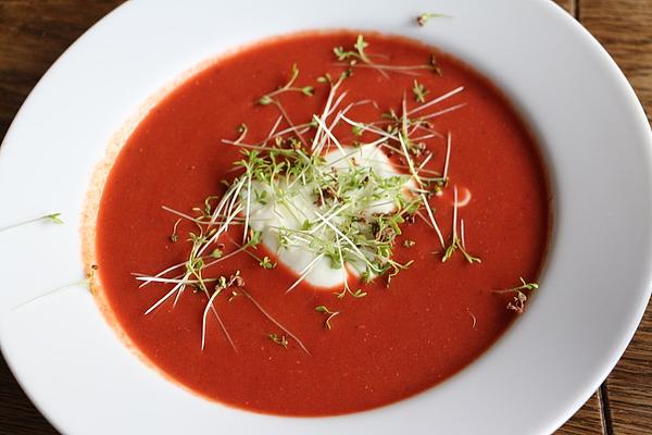 Spicy Beetroot and Kohlrabi Soup